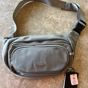 Baggallini On The Go Large Belt Bag